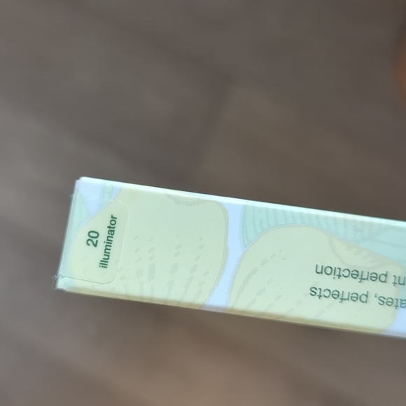 NWT Clinique airbrush concealer - Picture 2 of 3